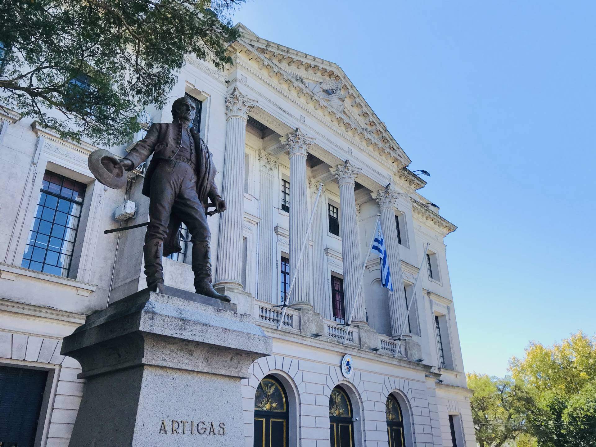 Colonia del Sacramento city hall day trip