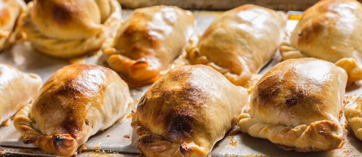 Foods to Eat in Buenos Aires - Empanada