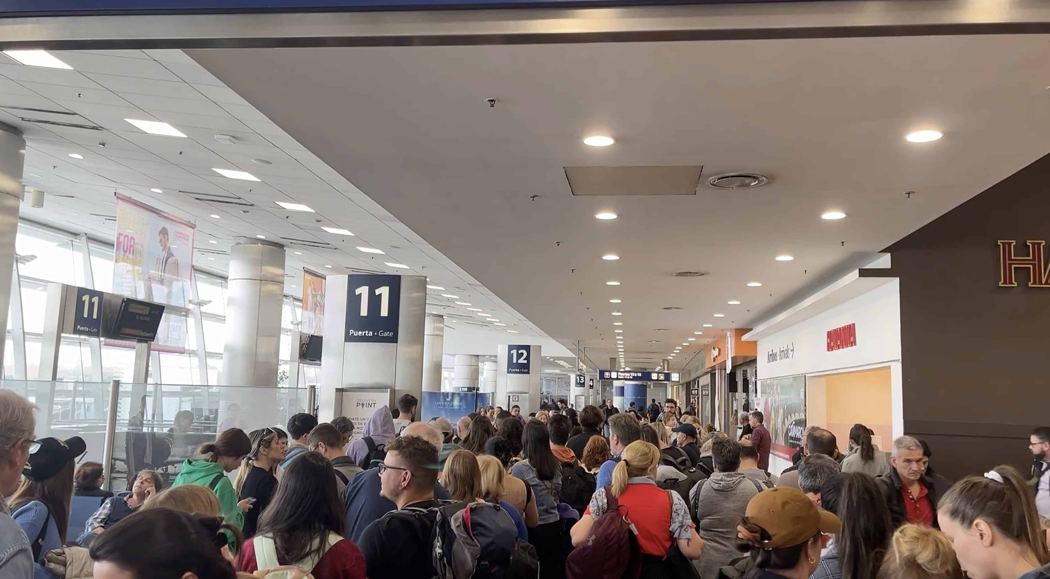Boarding line at AEP Jorge NewBery airport