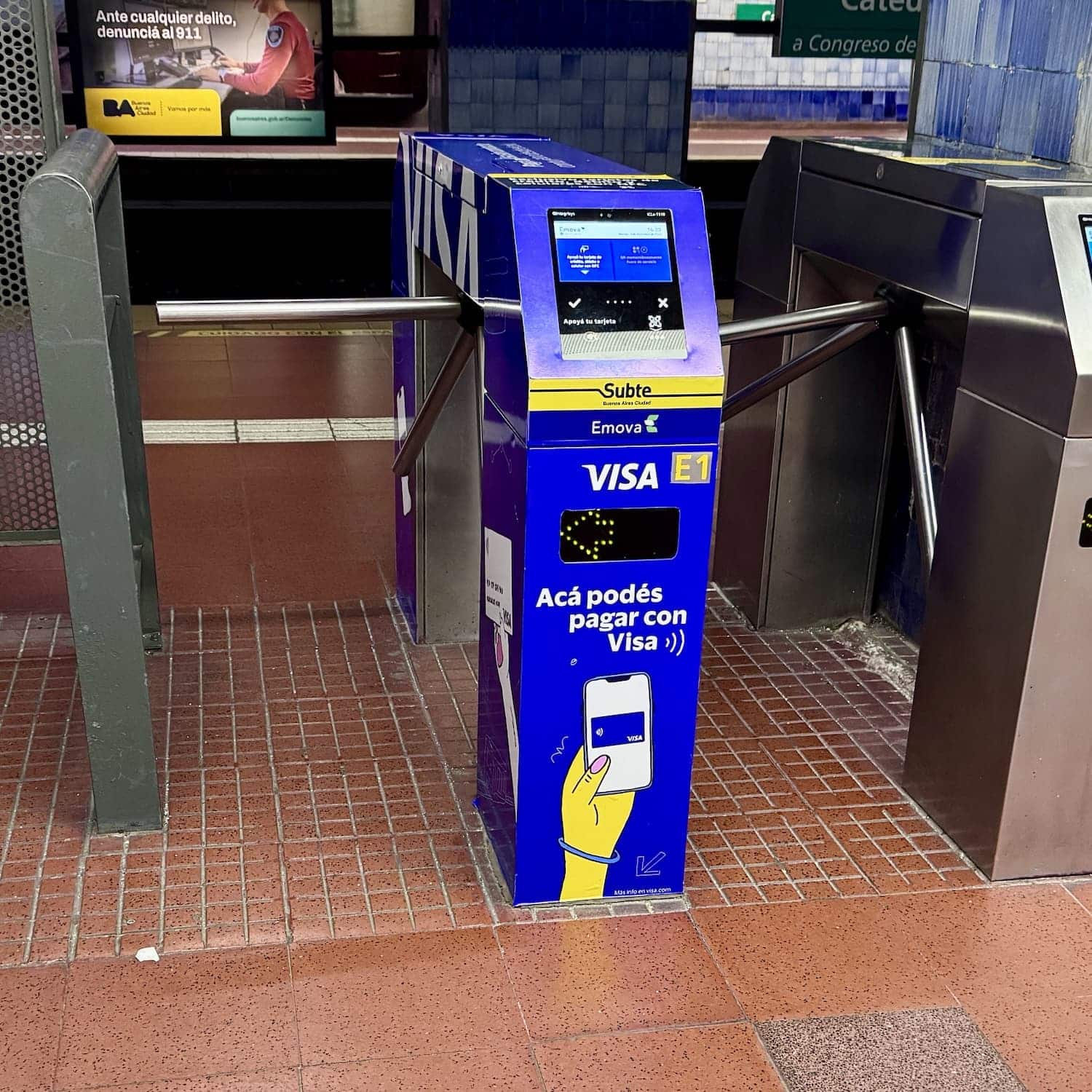 Contactless payment credit card Public transport Buenos Aires Subway