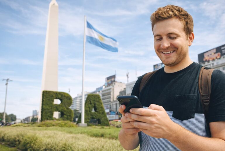 Conectado en Argentina con Holafly